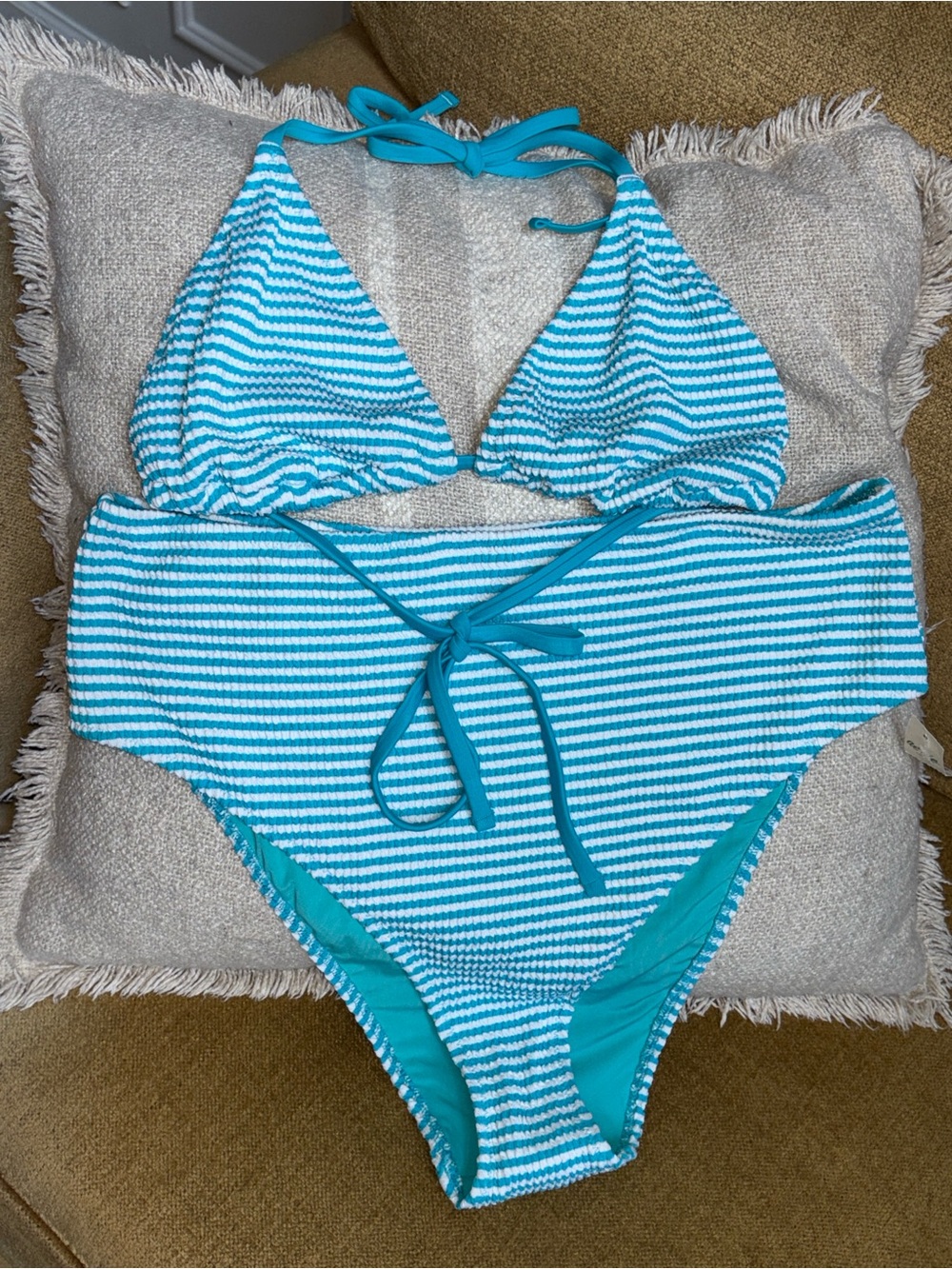 Aerie FULL Set, Crinkle Stripe Tie String Top/ High Cut Cheeky Bottoms - Picture 3 of 16